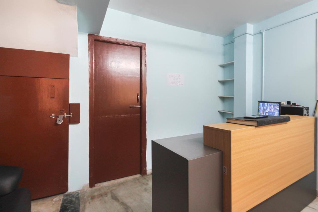 Oyo Flagship 48158 Ss Towers Hotel Podanur Exterior photo